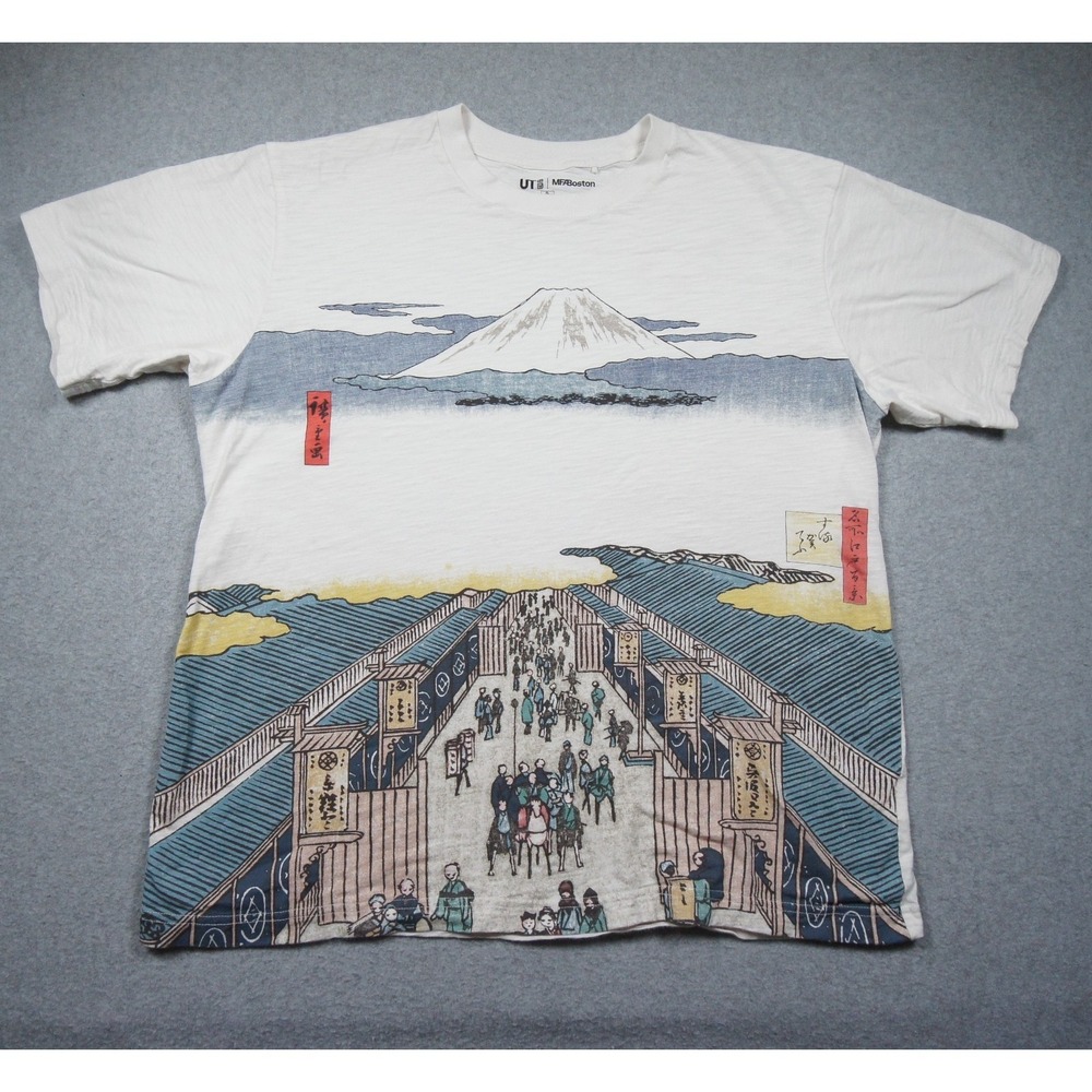 Uniqlo Shirt Mens XLarge White Ukiyoe Mt Fuji Museum of Fine Arts Boston Tee